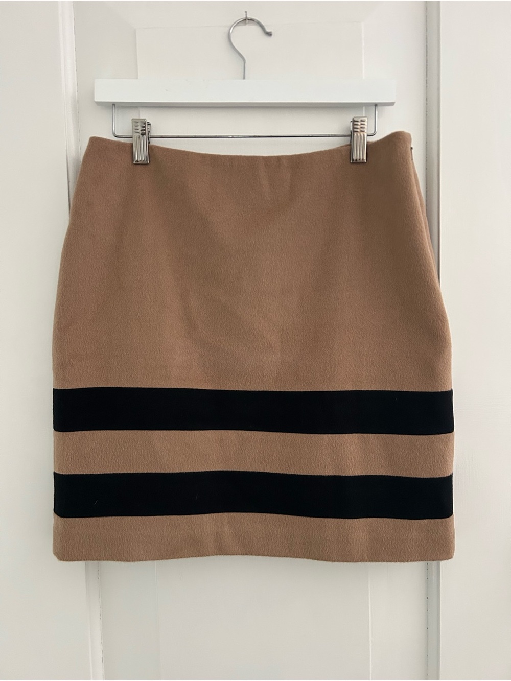 J. McLaughlin Wool Cashmere Tan Skirt Size 8